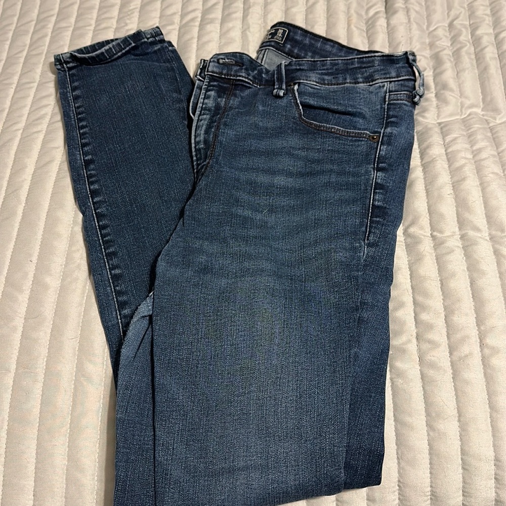 Skinny medium blue jeans